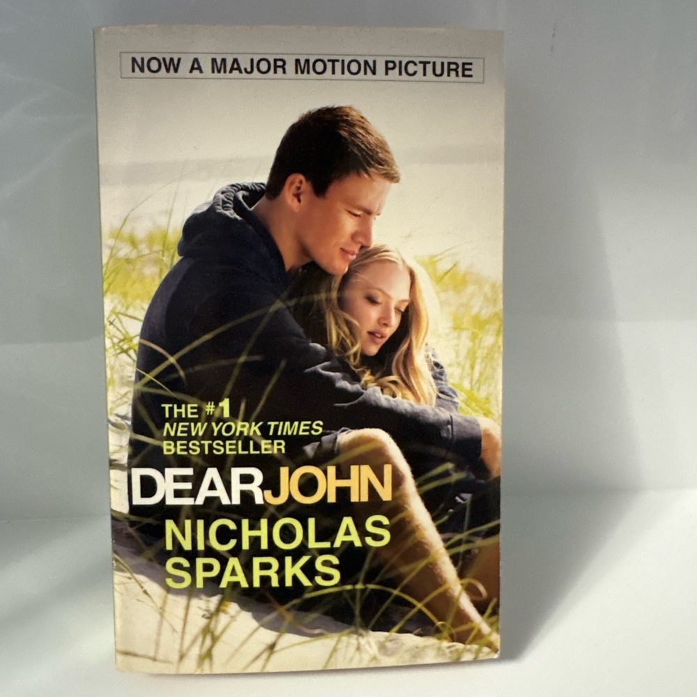 📚 3/$25 📚 Dear John by Nicholas Sparks Paperback Book